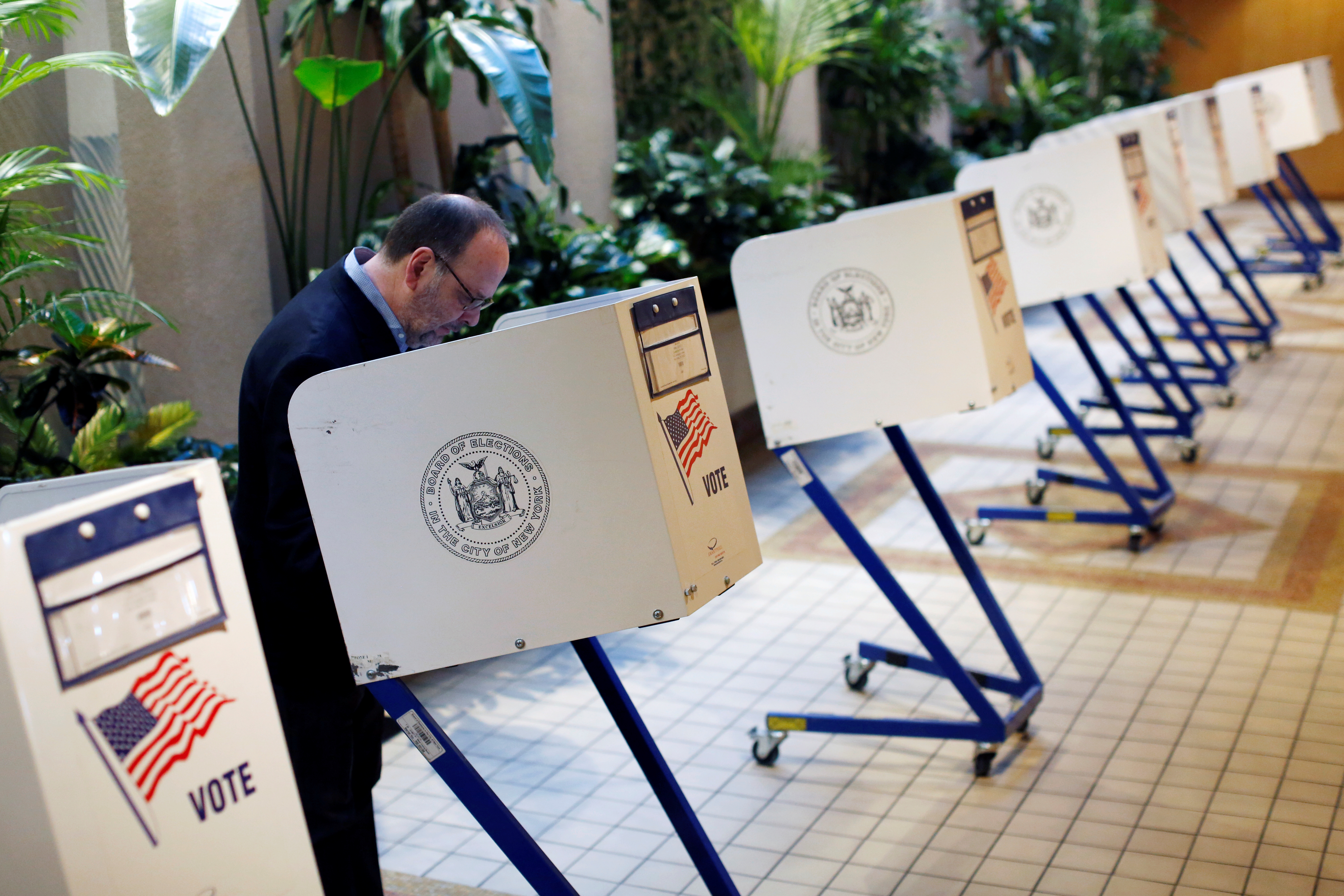 blockchain audit confidential voting